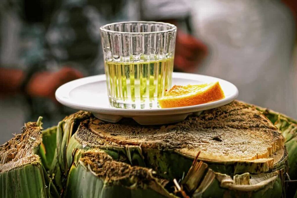 El Mezcal Fest en CDMX busca informar sobre la importante industria que representa este destilado.