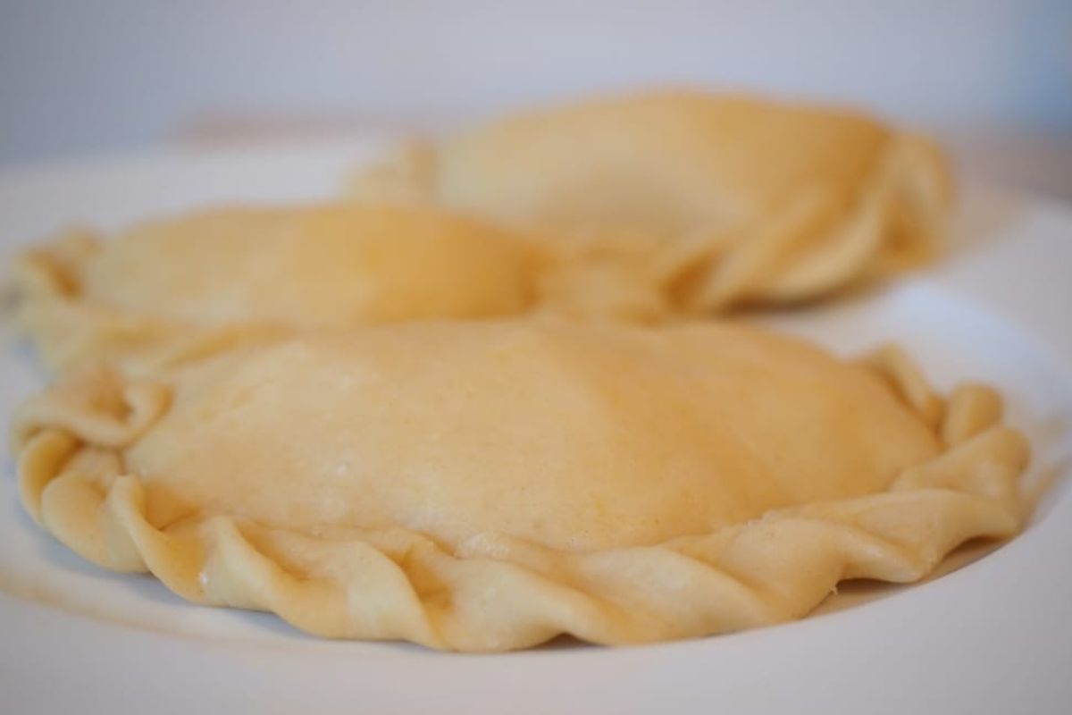 Empanadas listas para freír u hornear. Foto de Flickr.