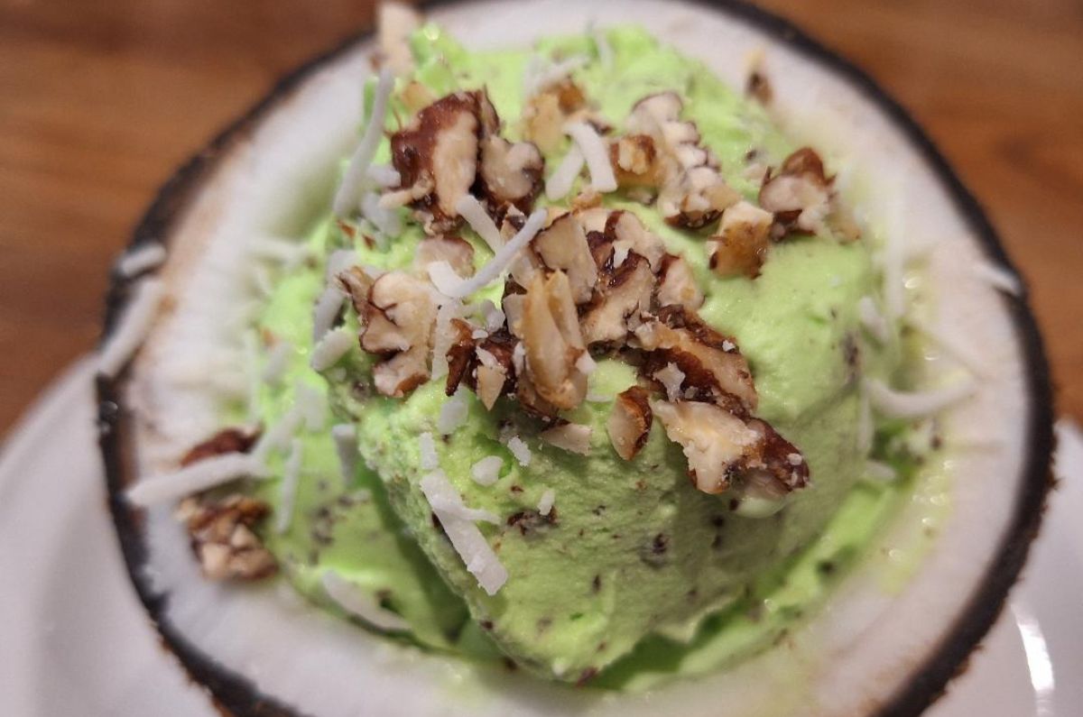 Helado de menta dentro de coco, foto de Miriam Carmo