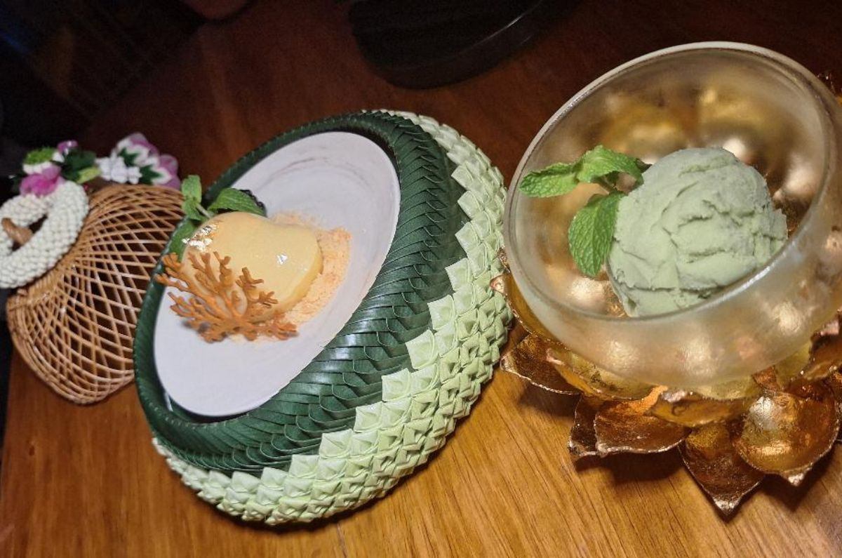 Postres: mousse de mango y helado de matcha, foto de Miriam Carmo