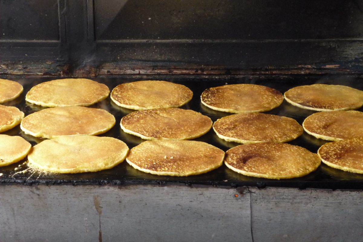 Forma de cocinar la masa de maíz dulce. Foto de Flickr.