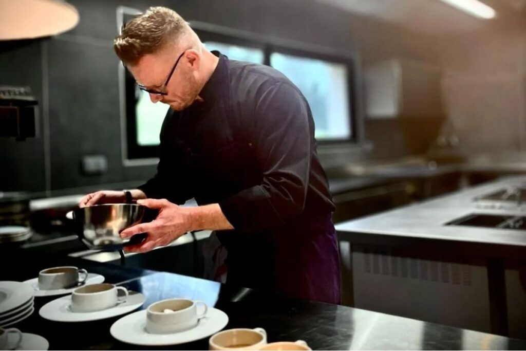 El chef Richard Lequet busca poner el alto la riqueza culinaria francesa.