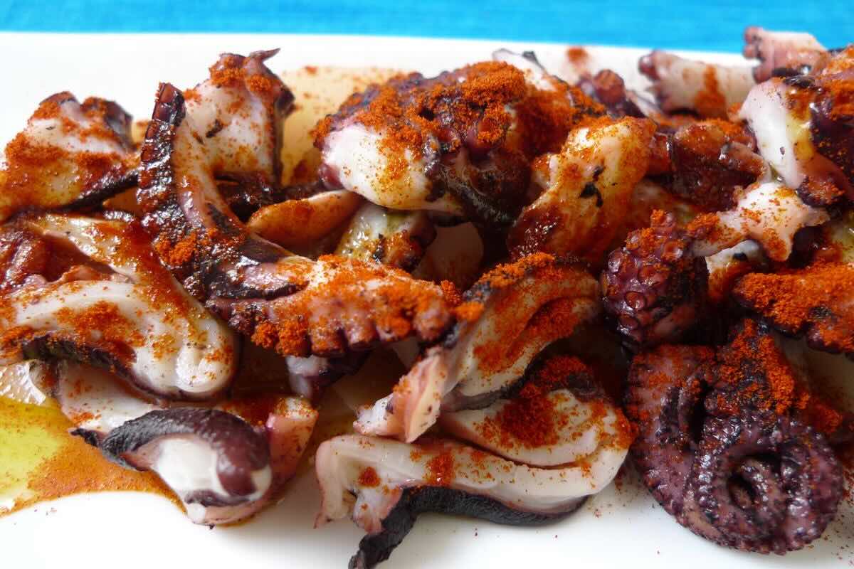 Aperitivo preparado con pulpo y especias picantes. Foto de Flickr.