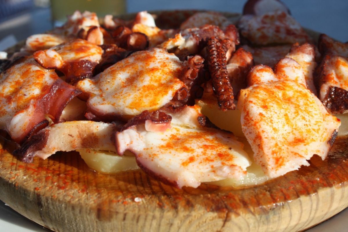 Aperitivo preparado con pulpo y especias picantes. Foto de Flickr.