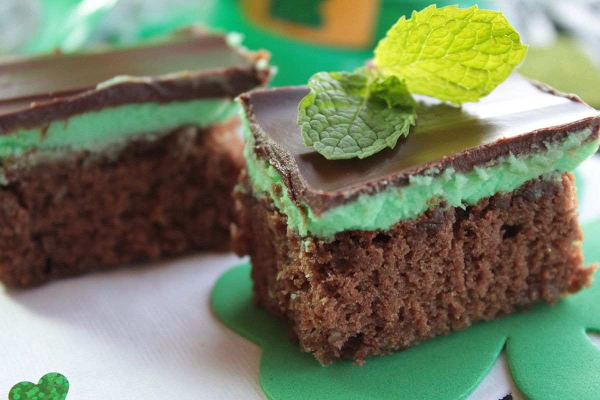 Postre con chocolate y menta. Foto de Flickr.