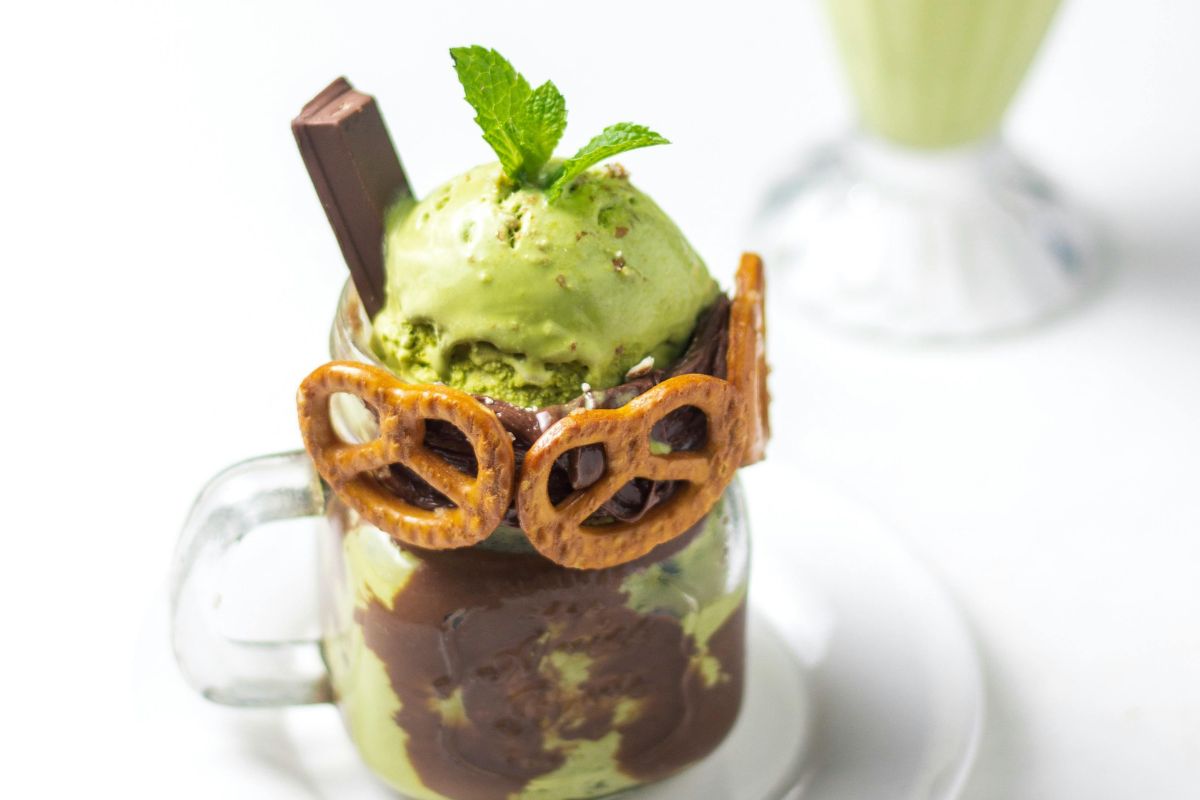 Helado de menta con chocolate. Foto de Pexels.