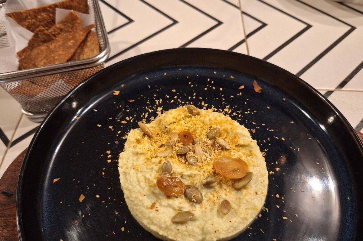 Hummus de edamames y pistache, foto de Miriam Carmo