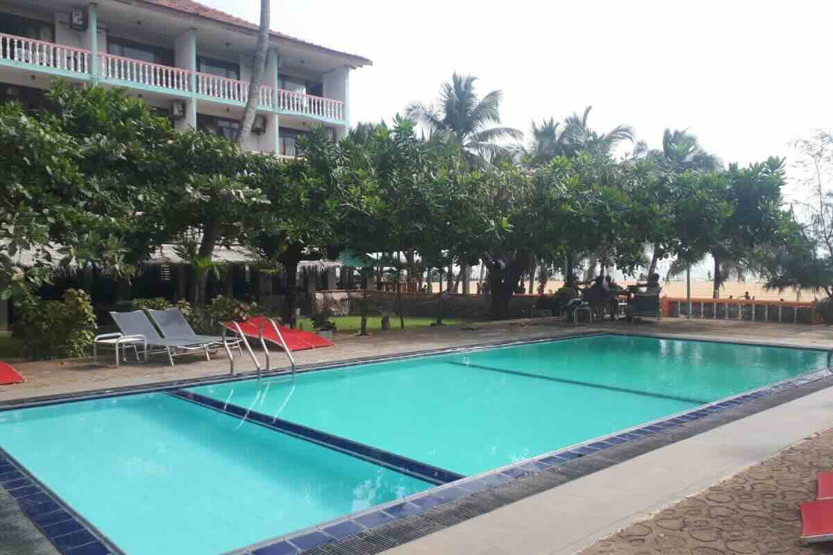 Piscina del hotel. Foto por Tali Akuka y Andre Madera, Ecotusimo Mundo.