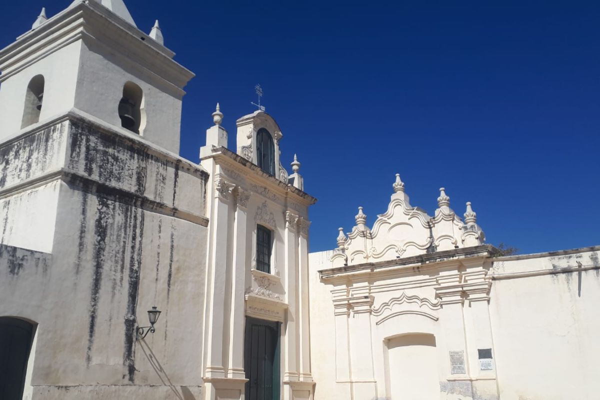 Iglesia en el centro de Salta. Foto de Tali Akuka y Andre Madera Ecoturismo Mundo.