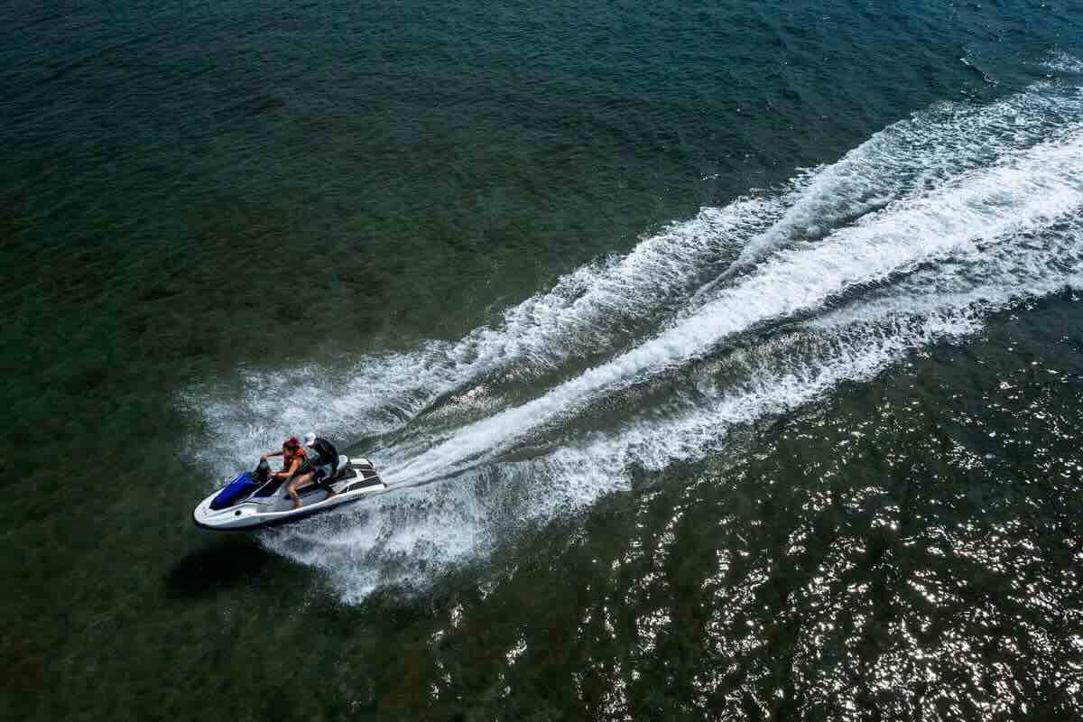 Paseo en moto de agua. Foto por Sergi Reboredo.