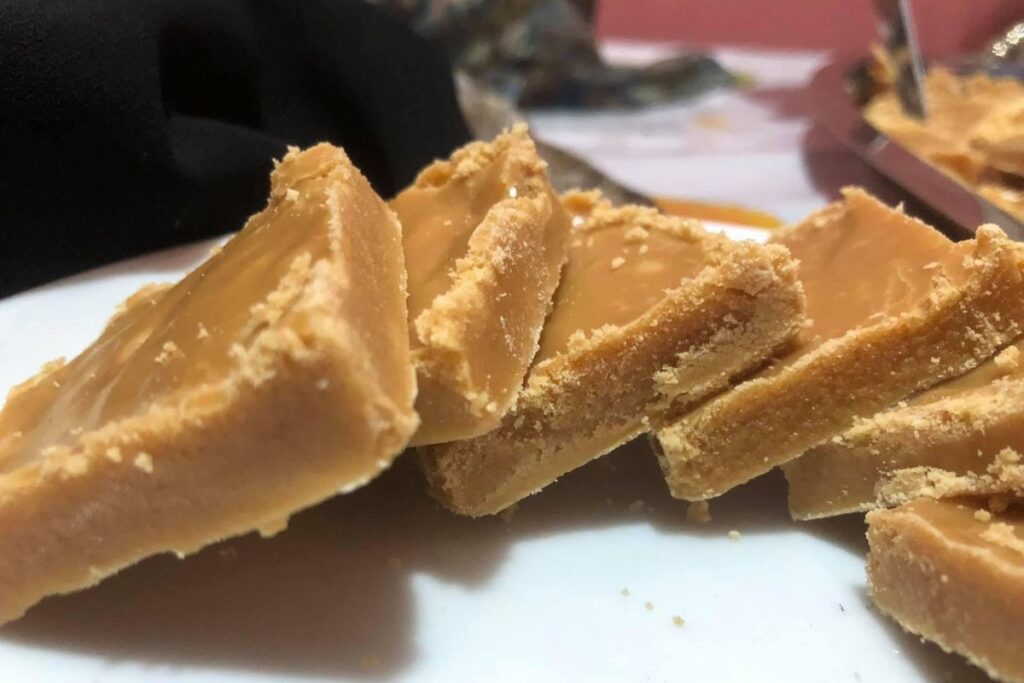 El toffee es un caramelo histórico que se disfruta en la temporada invernal.