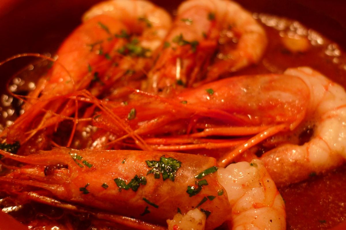 Guisado con gambas. Foto de Flickr.