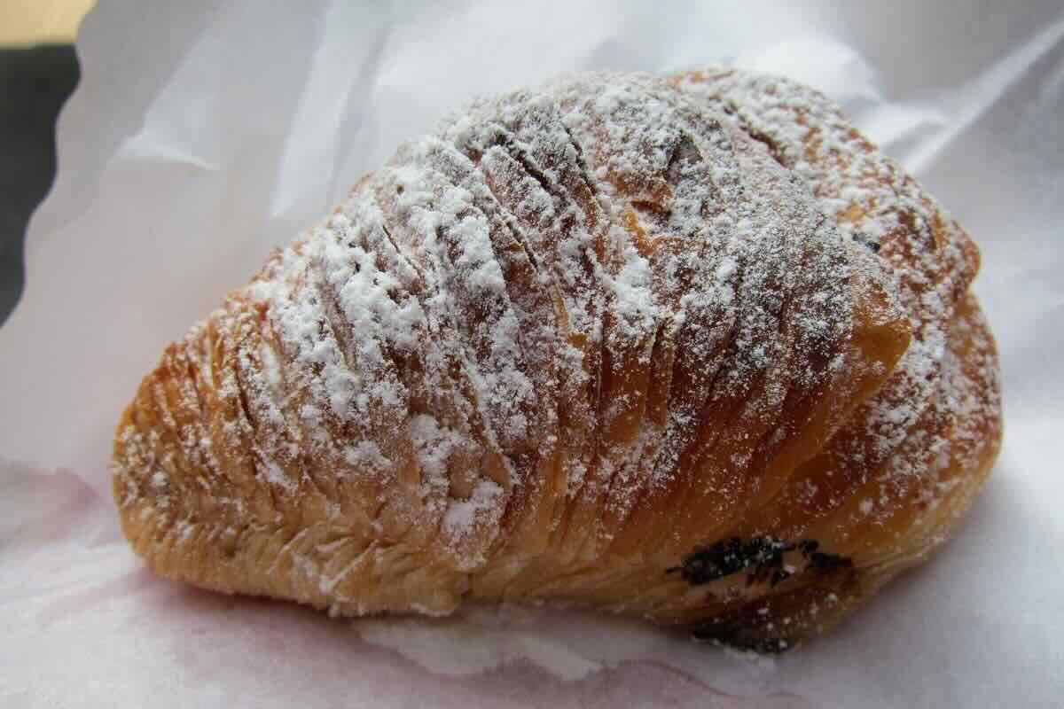 Sfogliatella recién horneada. Foto de Flickr.