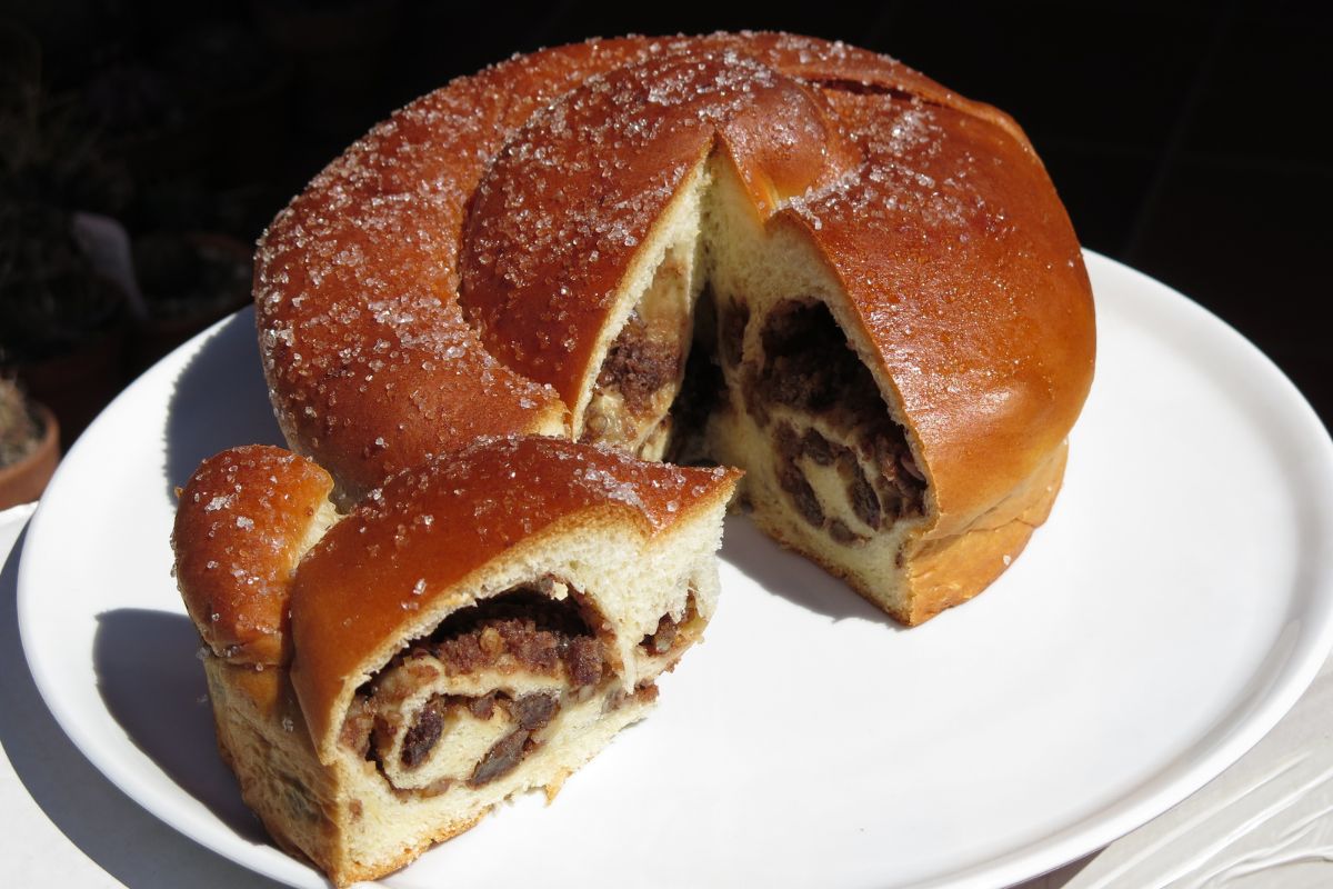 4. Gubana