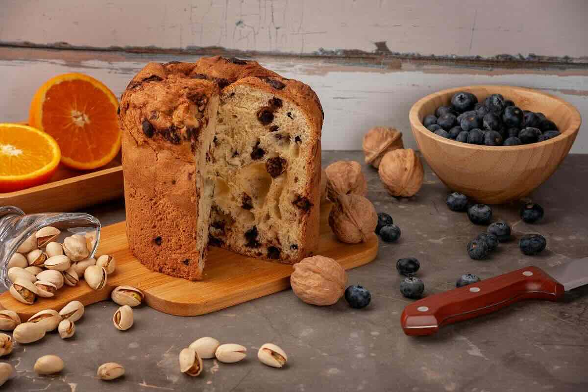 Panettone tradicional recién horneado. Foto de Pexels.