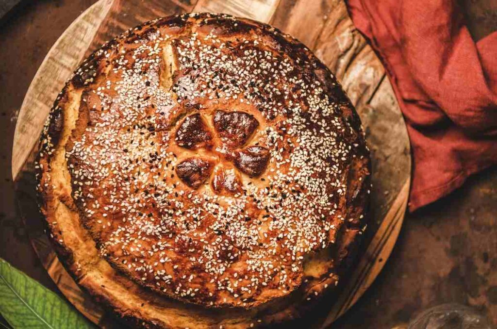 Historia y origen del Vasilopita, el pan dulce griego de Año Nuevo