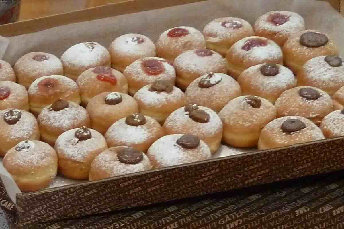 Pan dulce relleno de mermelada. Foto de Flickr.