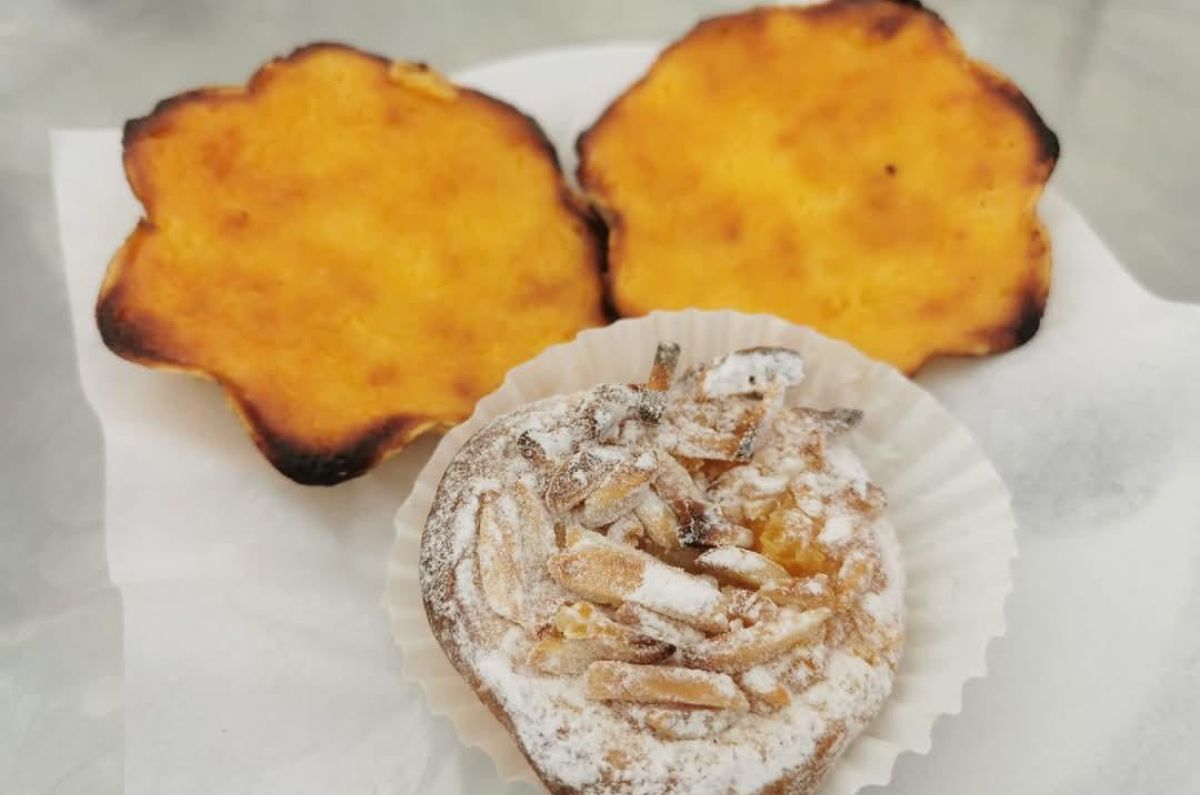 Dulces típicos locales con azúcar, huevos y almendras, foto de Miriam Carmo 