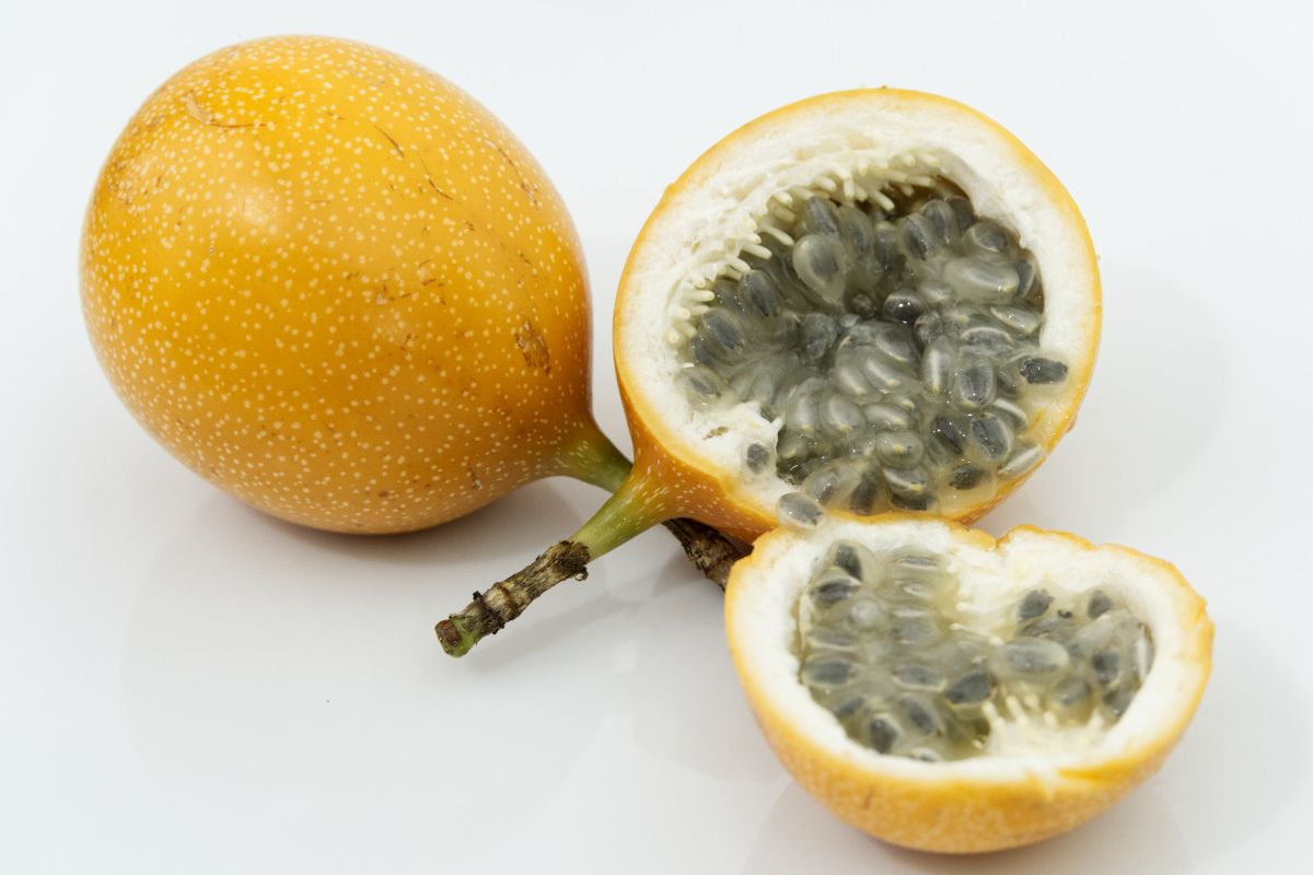 Granadilla: usos y propiedades que debes conocer sobre esta fruta tropical