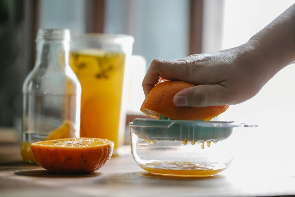 El jugo de naranja es una bebida recurrente a la hora del desayuno.