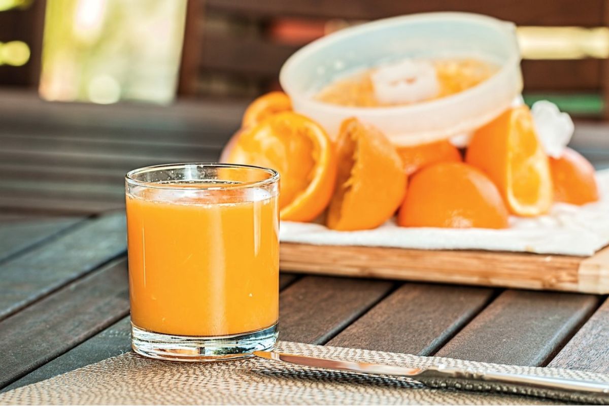 Jugo de naranja fresco. Foto de Pexels.