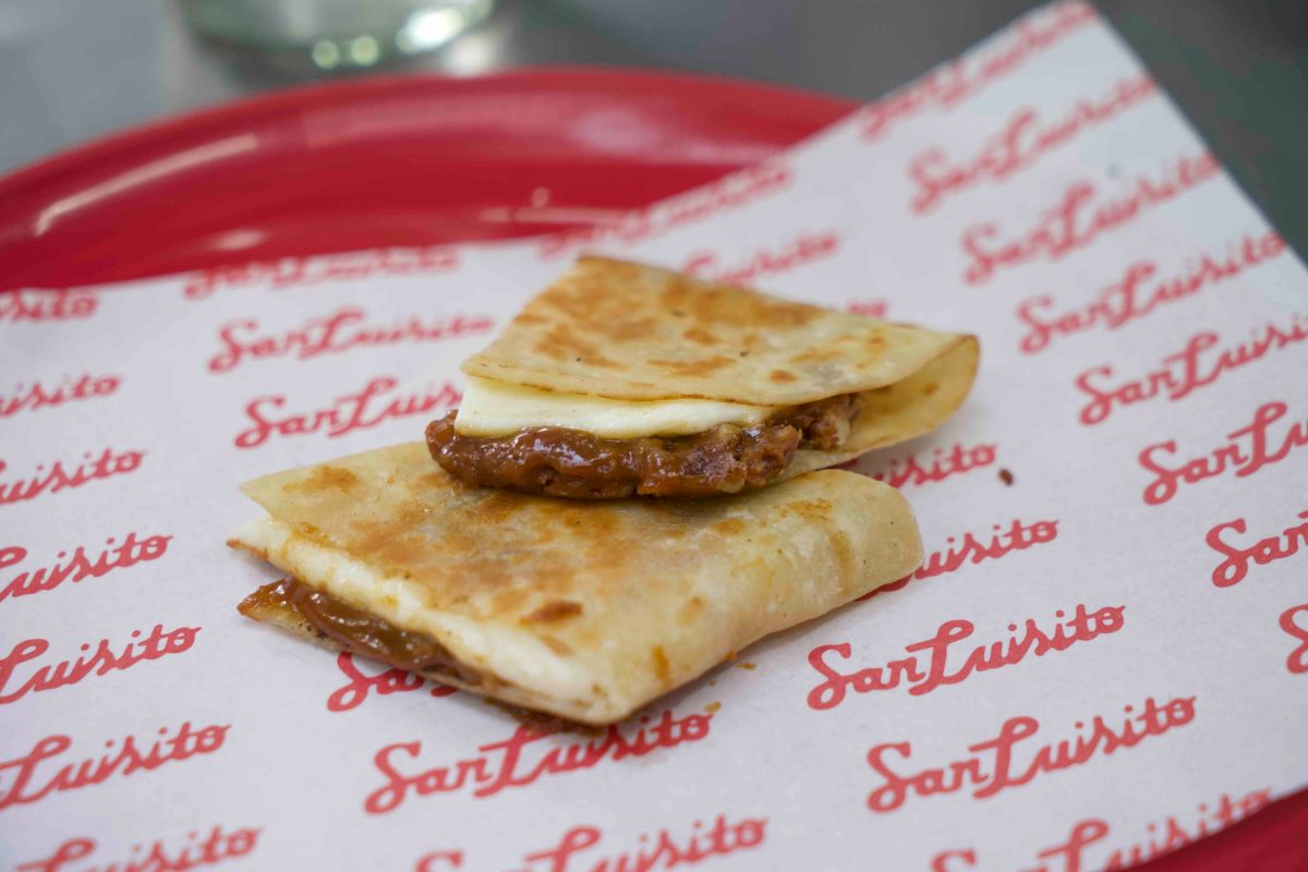 Postre de la casa: taco de queso fresco con Gloria de Linares. Foto de cortesía.