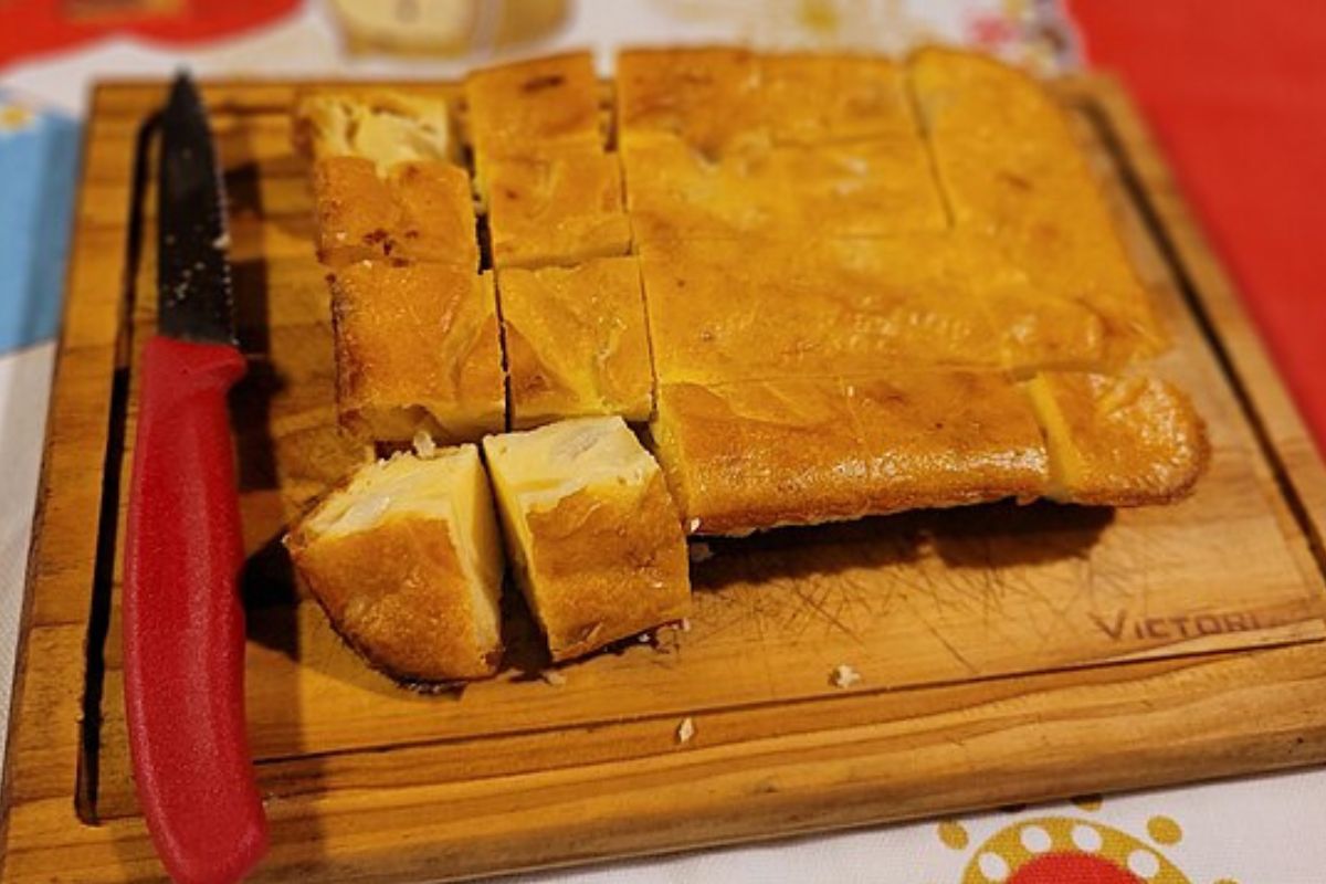 Tarta salada de maíz para compartir al centro. Foto de Flickr.