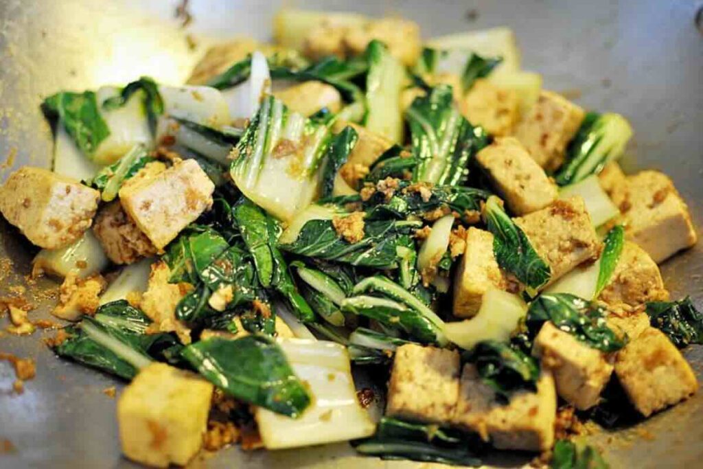 El tofu es un ingrediente versátil que puede sustituir el huevo.