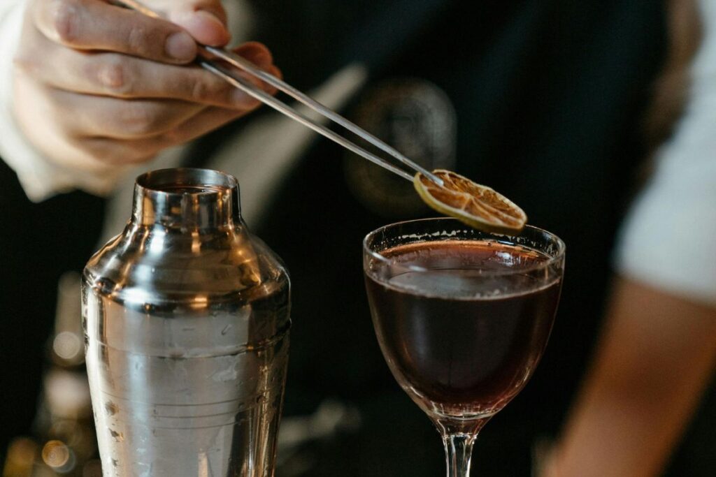 Los bartenders a lo largo de la historia han presentado cocteles históricos.