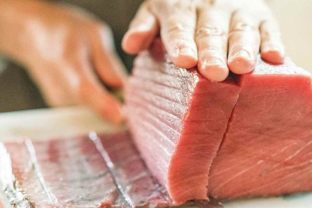 Cocinar pescado en casa ayuda a diversificar el menú de la semana.