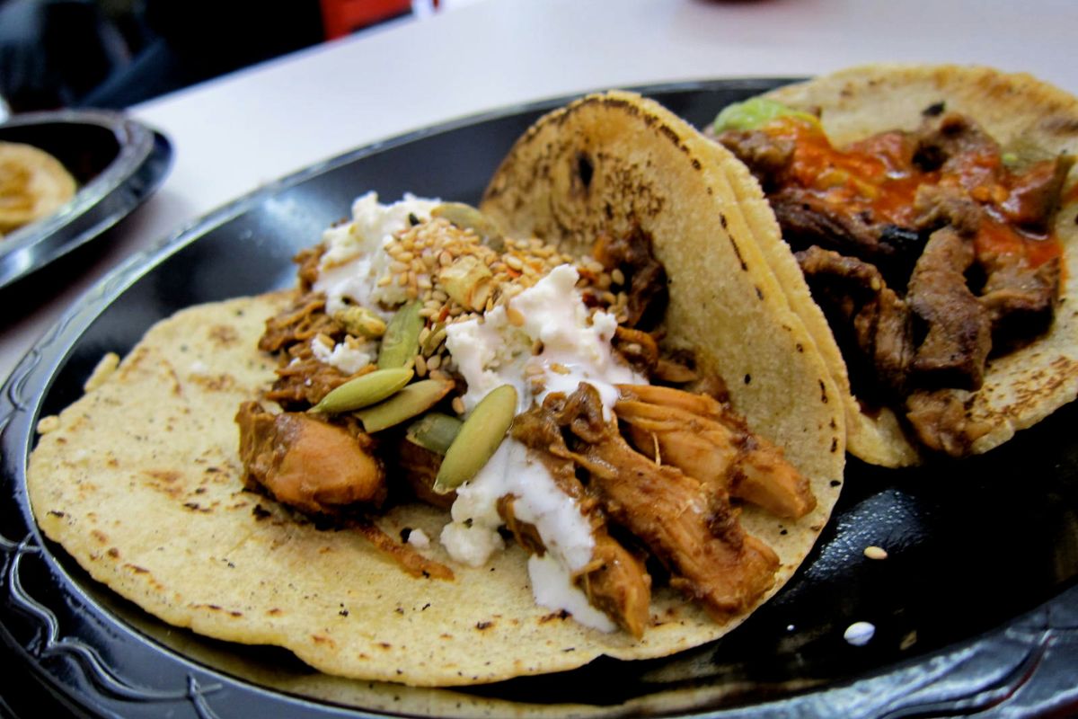 Tacos de guisado. Foto de Flickr.