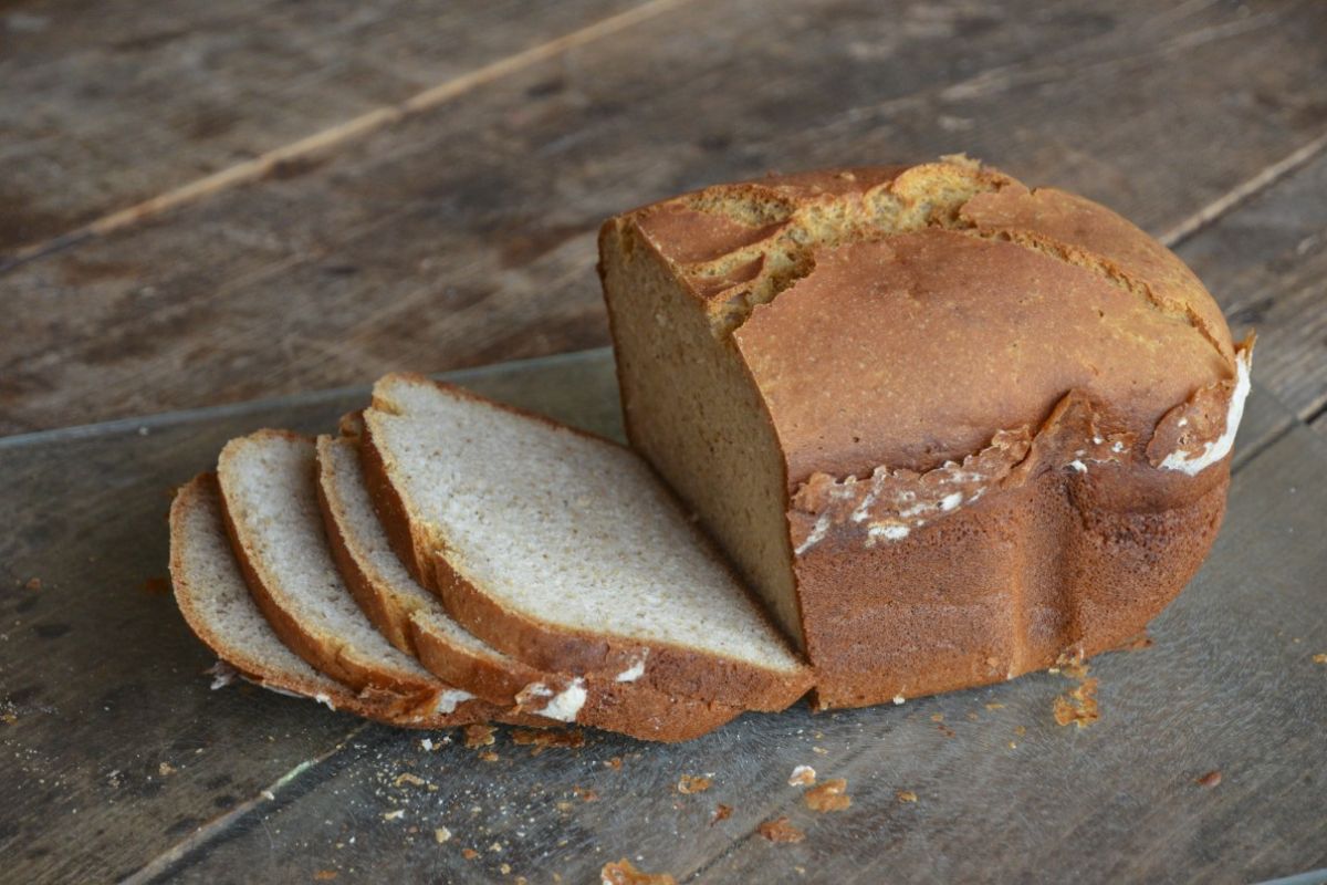 Pan de caja recién horneado. Foto de PxHere.