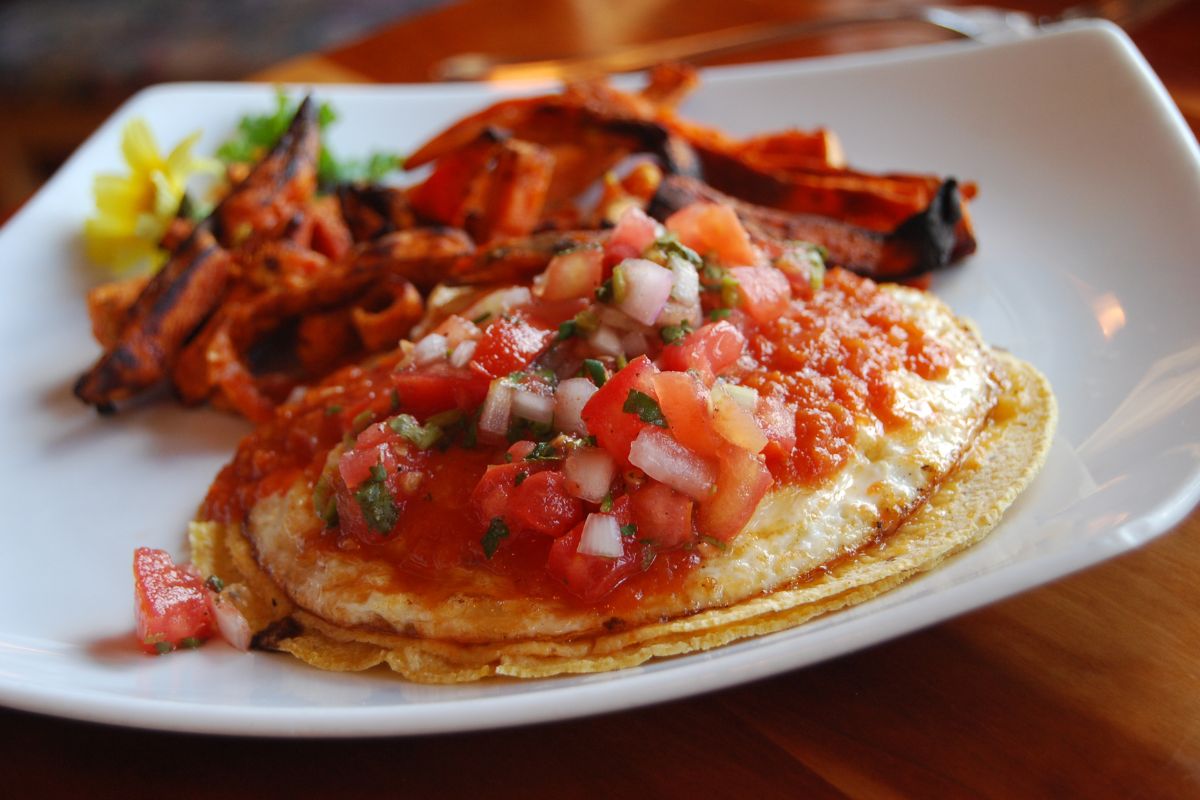 Huevos rancheros: ¿qué son y por qué son un clásico en el desayuno mexicano?