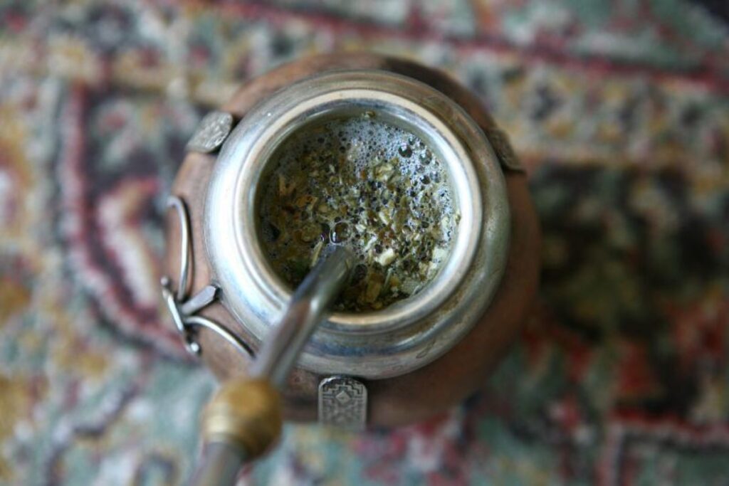 La yerba mate es el ingrediente por excelencia para preparar infusiones en países de centro y sudamérica.