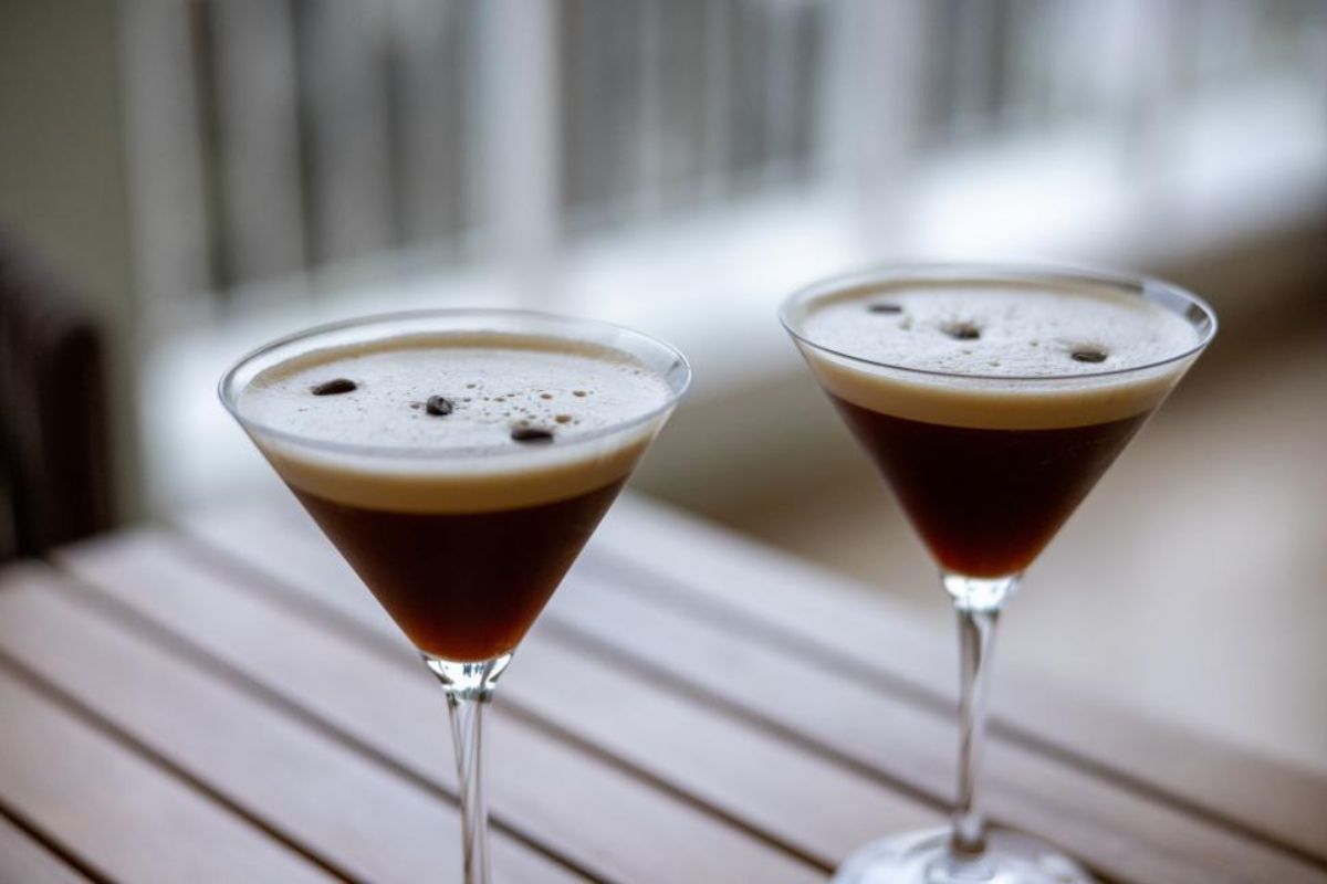 Coctel fresco con café. Foto de UnSplash.