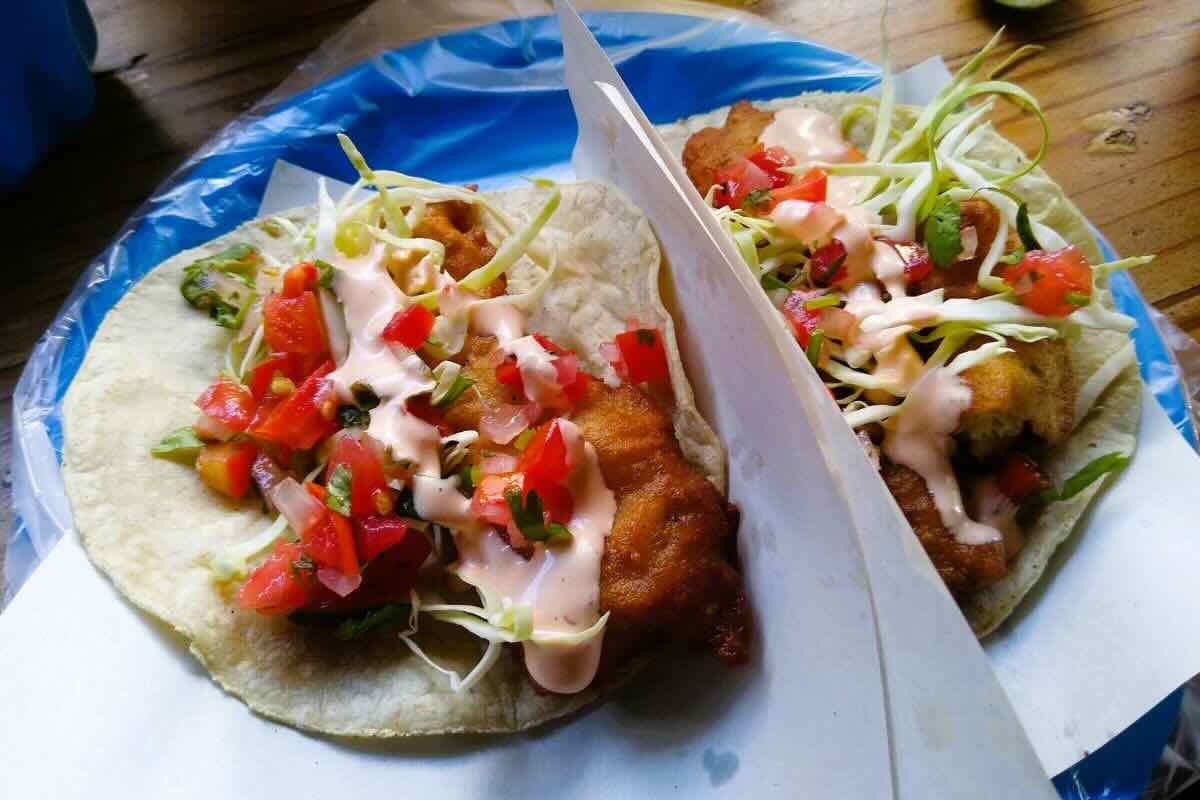 Tacos de filetes de pescado rebozados. Foto de Flickr.