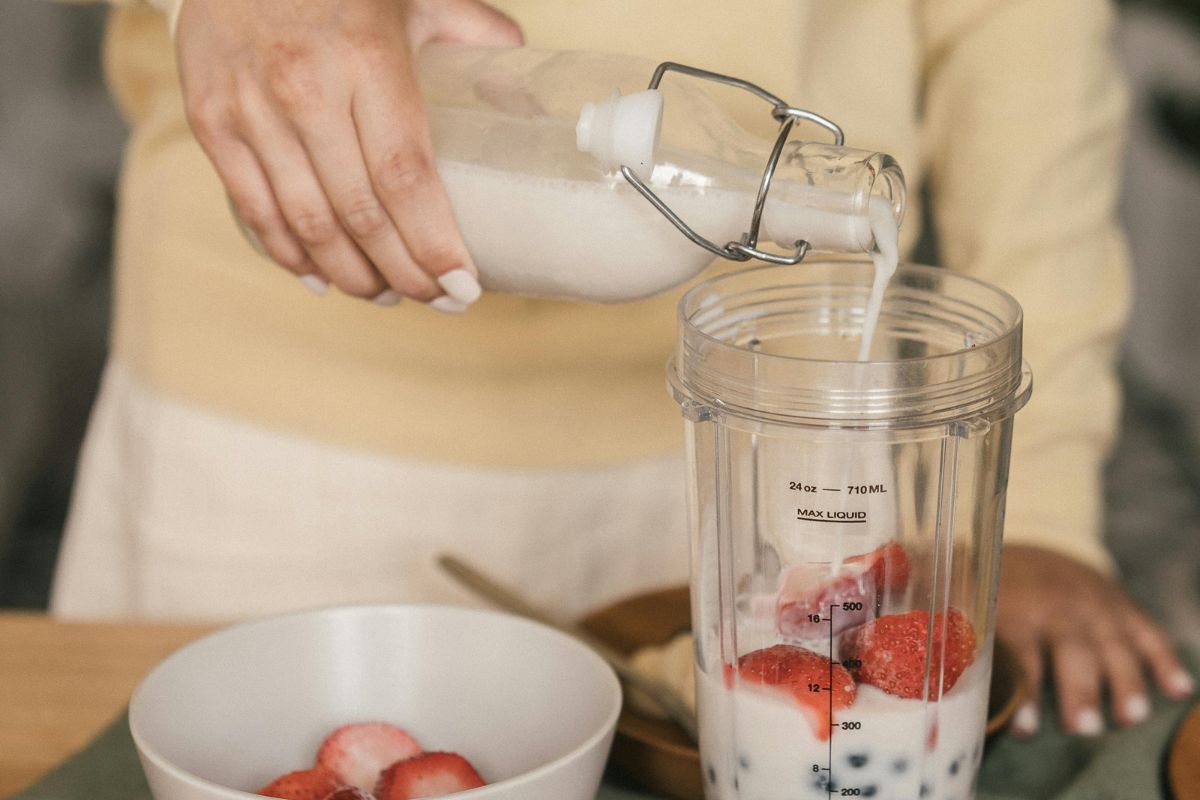 Licuado de frutos rojos. Foto de Pexels.