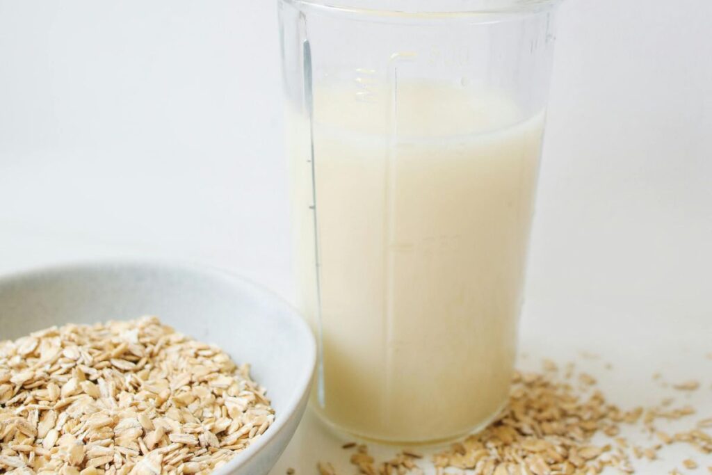 El agua de avena puede fácilmente sustituir la leche.