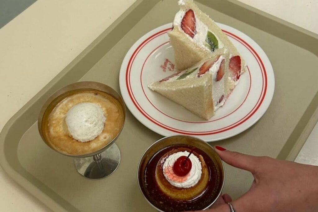 Las cafeterías japonesas en CDMX ofrecen una gran variedad de tés y postres tradicionales.