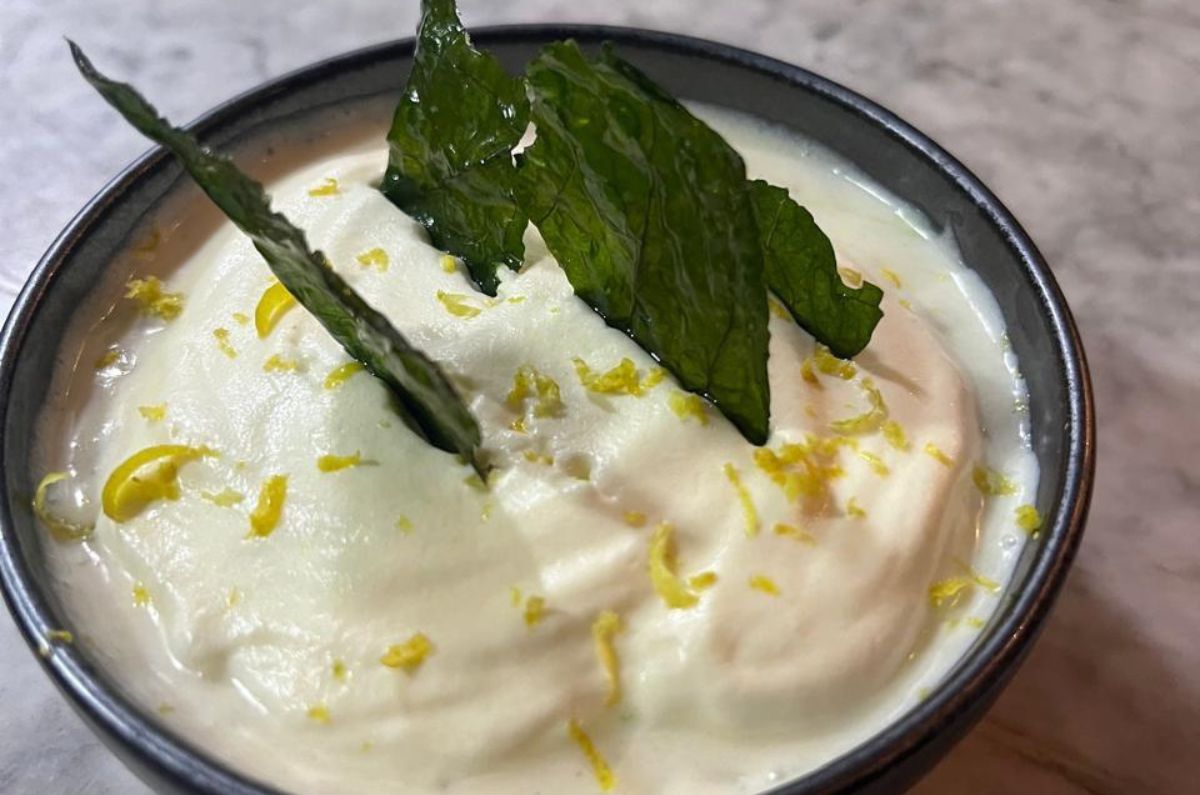 Ecume de lait (arroz con leche, lima, miel y chaya), foto proporcionada por el chef
