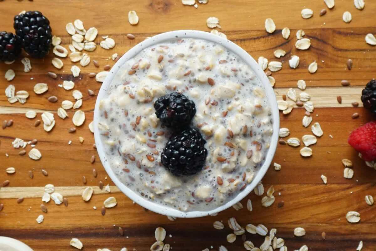 Desayuno fresco con avena y chía. Foto de Flickr.