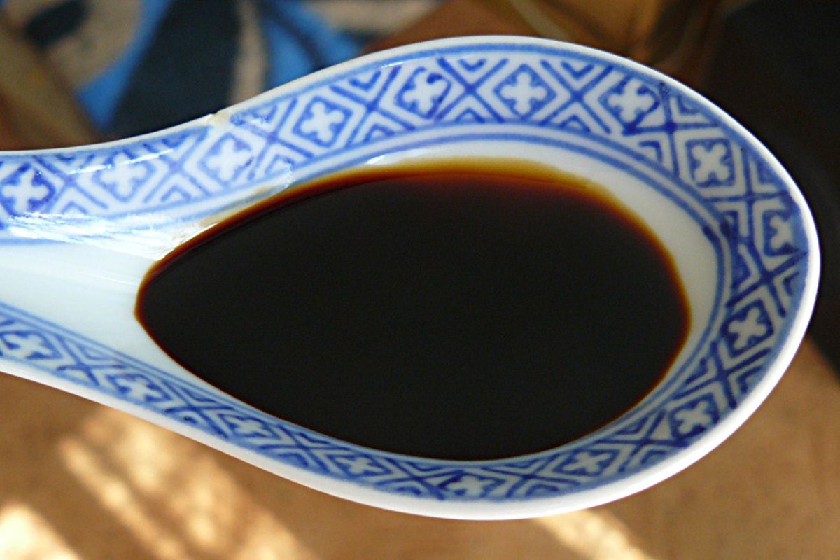 Salsa de soya simple. Foto de Pexels.