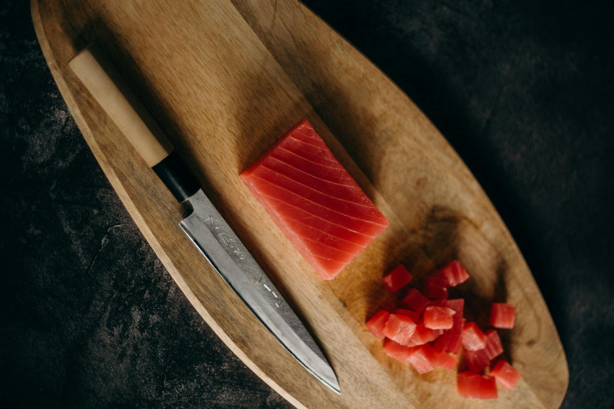 Filete de atún fresco. Foto de Pexels.