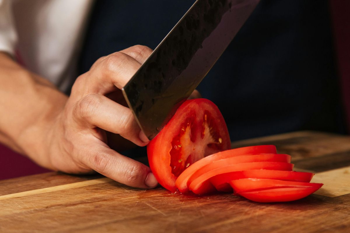 Tablas para cortar alimentos: ¿es mejor el plástico o la madera?