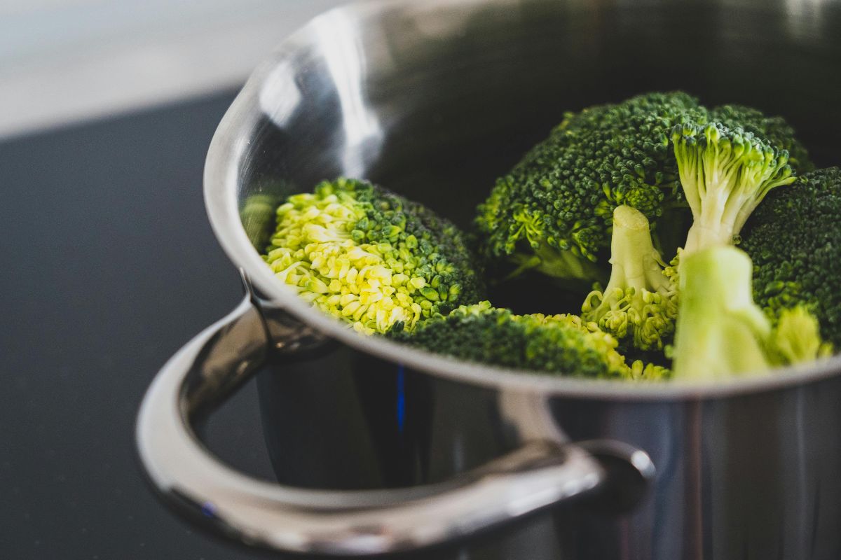 Brocoli cocinado al vapor. Foto de Pexels.