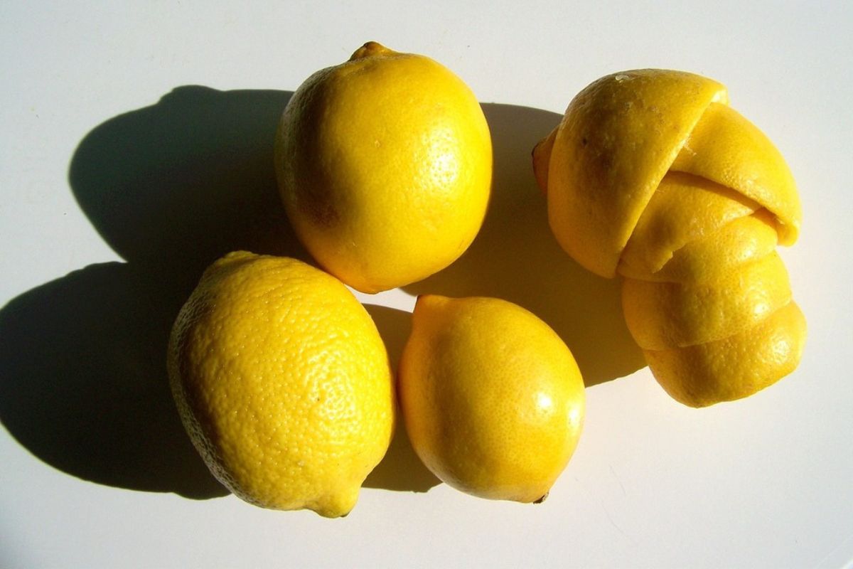 Limón amarillo fresco. Foto de Pexels.