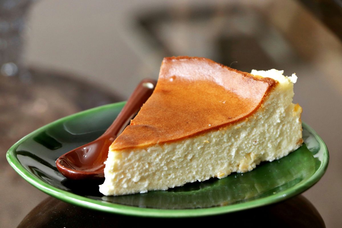Tarta de queso horneada. Foto de Pexels.
