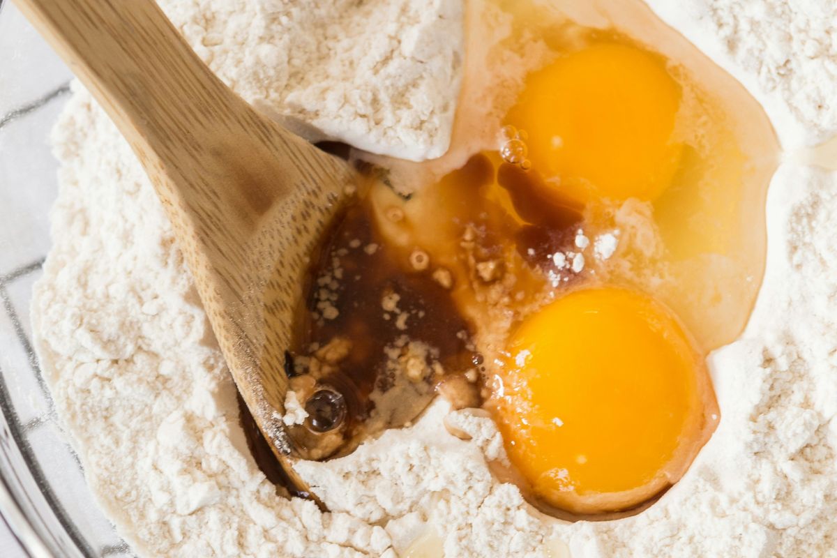 Mezcla base para bizcocho dulce. Foto de Pexels.