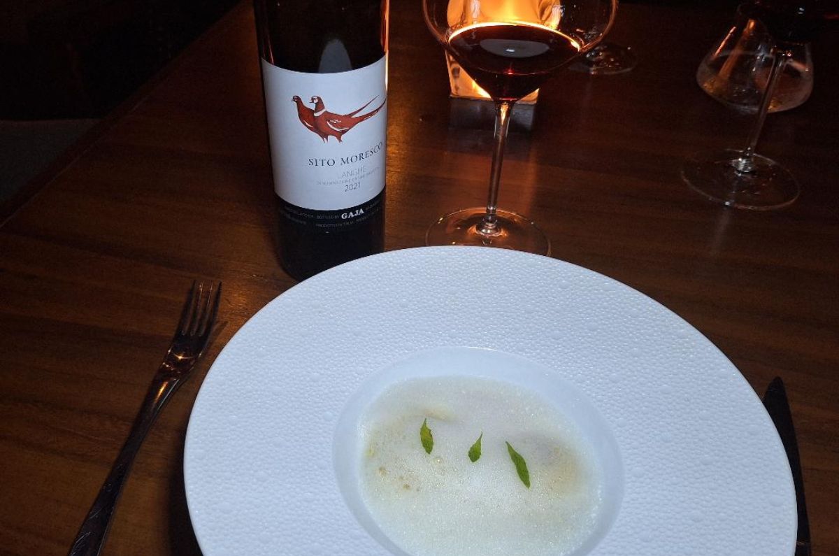 Ravioli de pato con maíz y salsa de calabaza con H¿Gaja Sito Moresco, DOC Langue, Piamonte, Italia, foto de Miriam Carmo