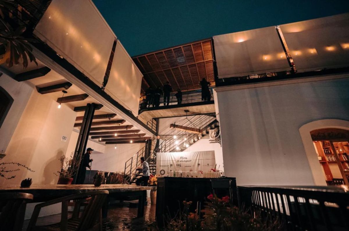 Restaurante Pitiona de noche, foto tomada de sus redes sociales